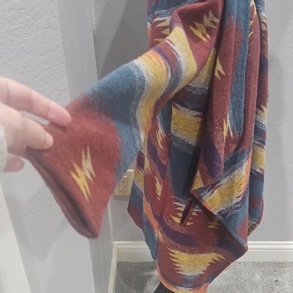 Colorful Geometric Patterned Coat - Picture 3 of 7